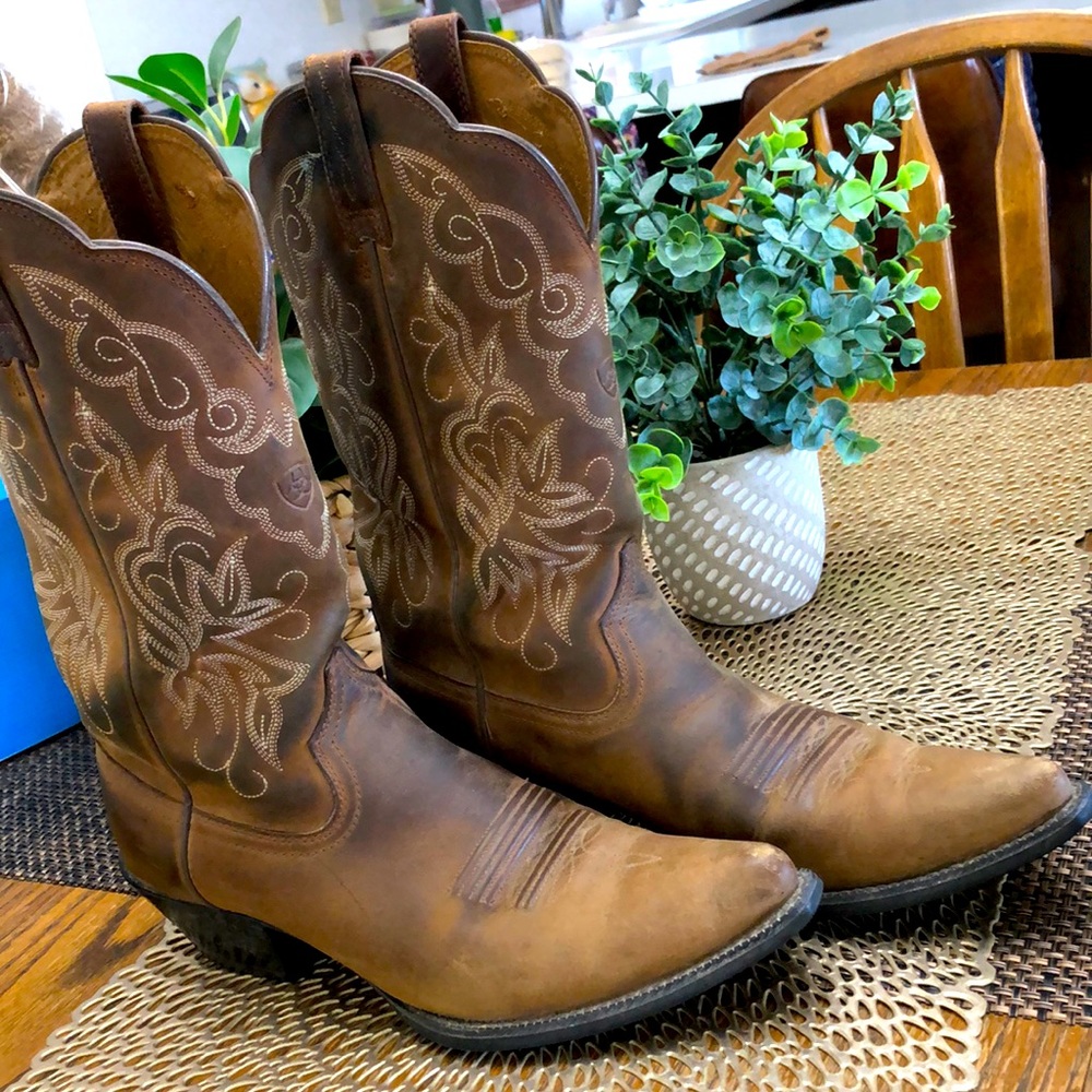 GUC ARIAT BOOTS